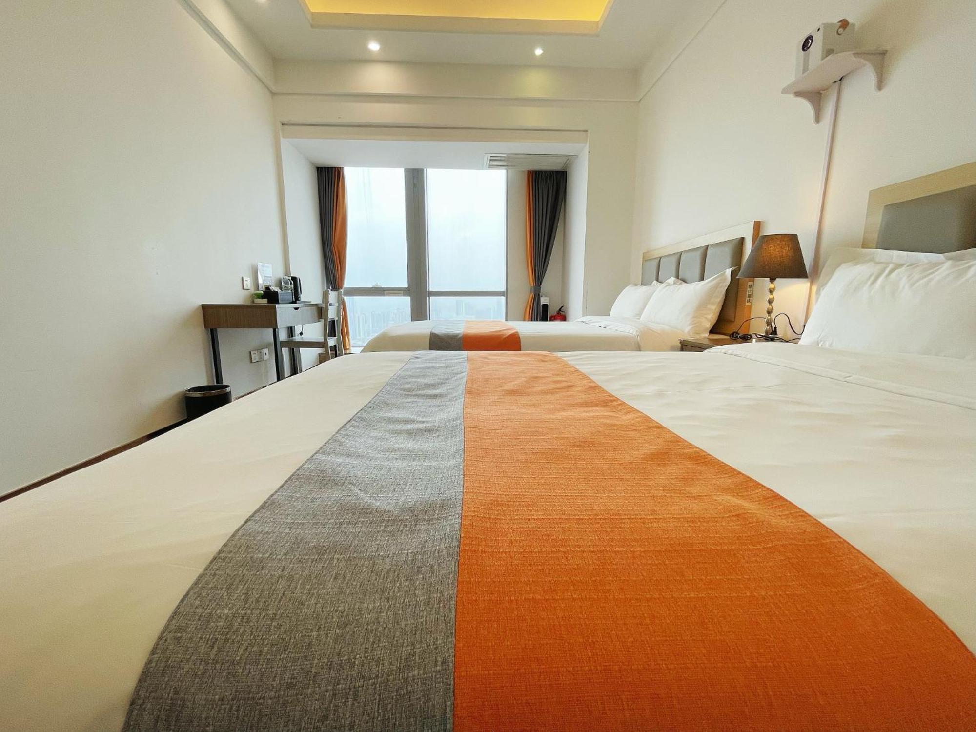 Ht Legend Hotel Changgang Metro Station Exit F -Direct To Canton Fair ภายนอก รูปภาพ